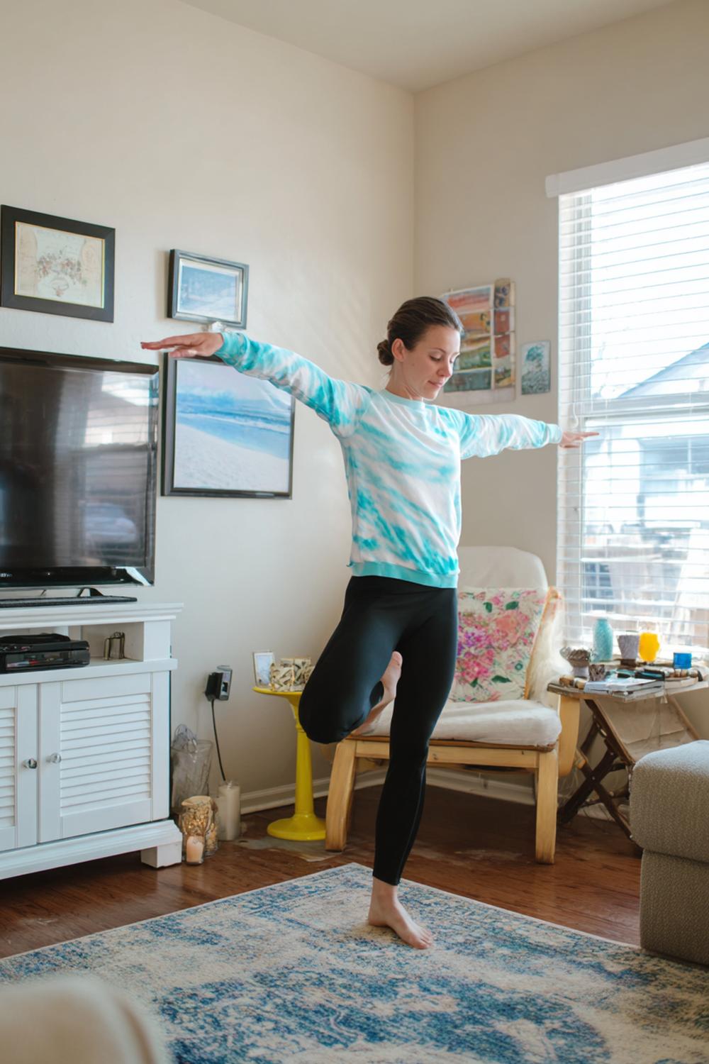 29. Family-Friendly Living Room 20 Minute Weight Loss Workout