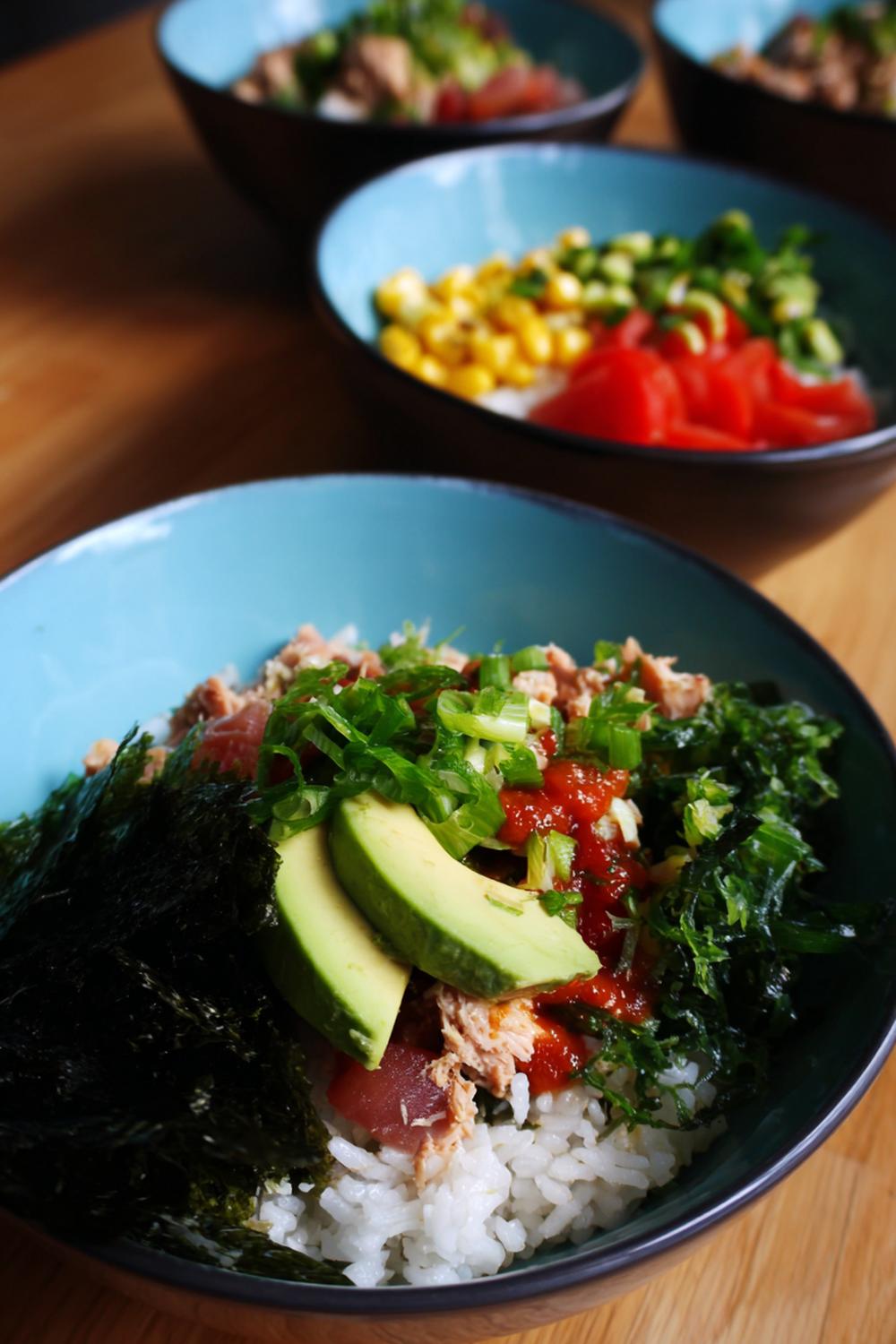 12. Lean Bulking Meal Prep 2026 Tuna Rice Bowls with Avocado and Seaweed