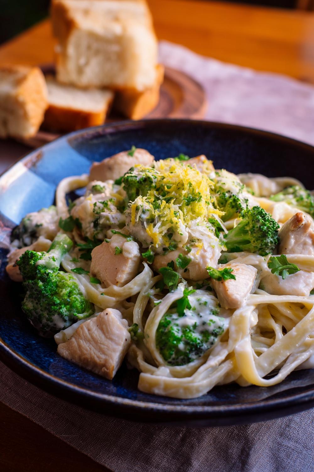 30. Post-Workout Dinner Ideas 2026: One-Pan Chicken Alfredo with Broccoli and Lemon Zest