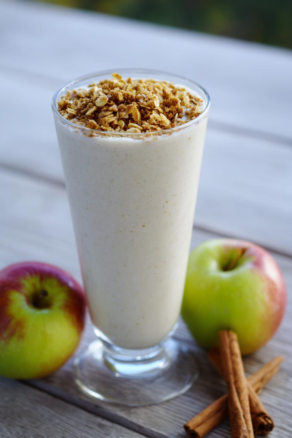 11. Protein Smoothie Recipe 2026: Apple Pie Smoothie with Cinnamon Oat Crumble