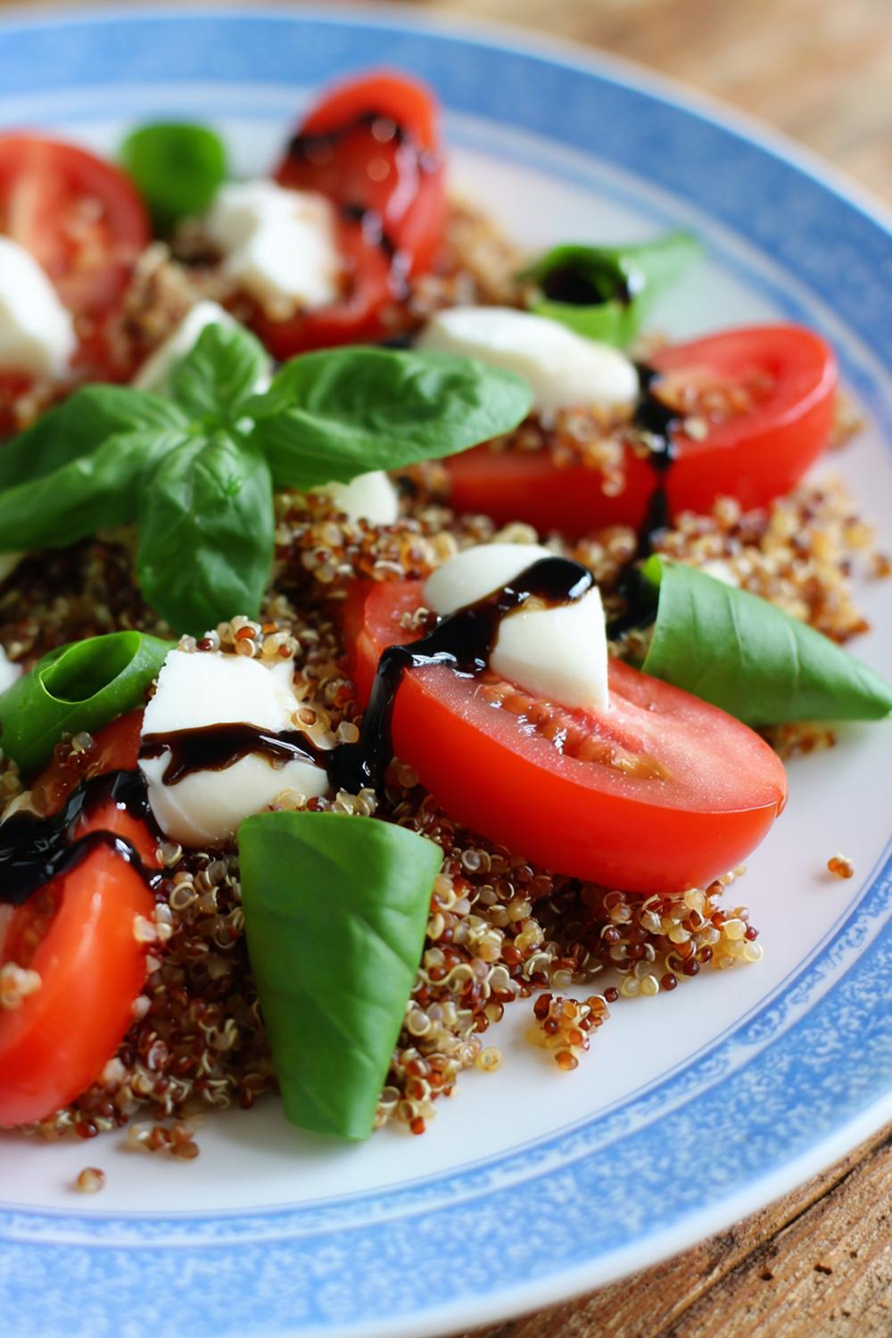 11. Quick Healthy Lunches 2026: Quinoa Caprese Salad with Basil Ribbons and Balsamic Pearls