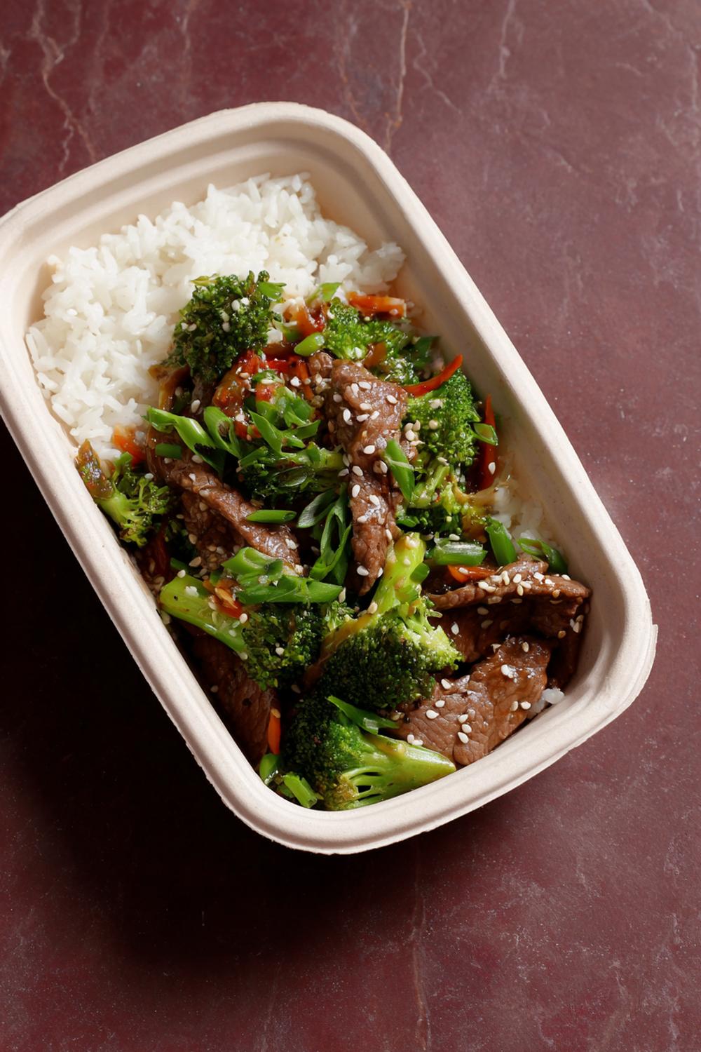 22. Quick Healthy Lunches 2026: Beef and Broccoli Stir-Fry Box with Garlic Shine and Sesame